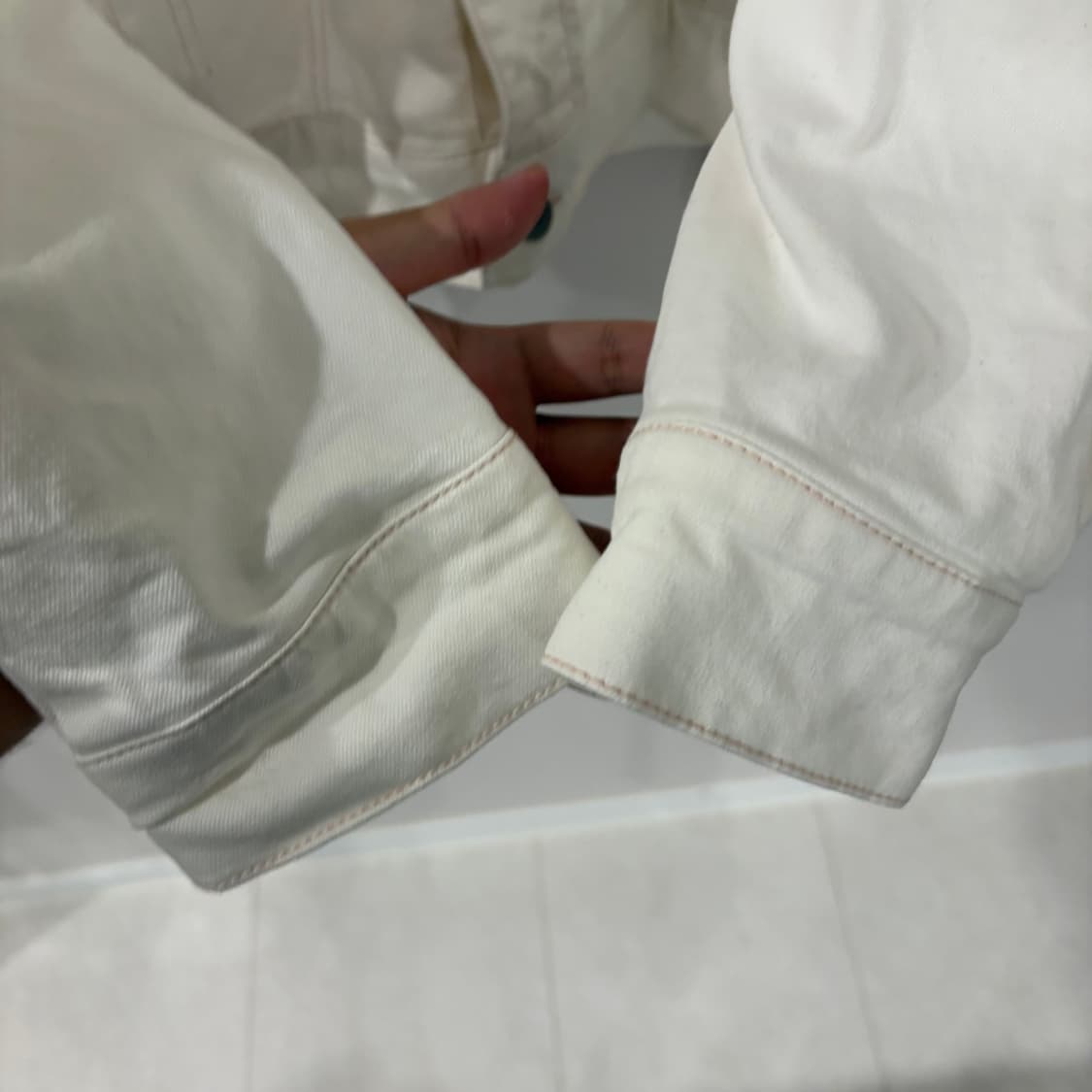 안다르 화이트 데님 자켓 상품이미지4