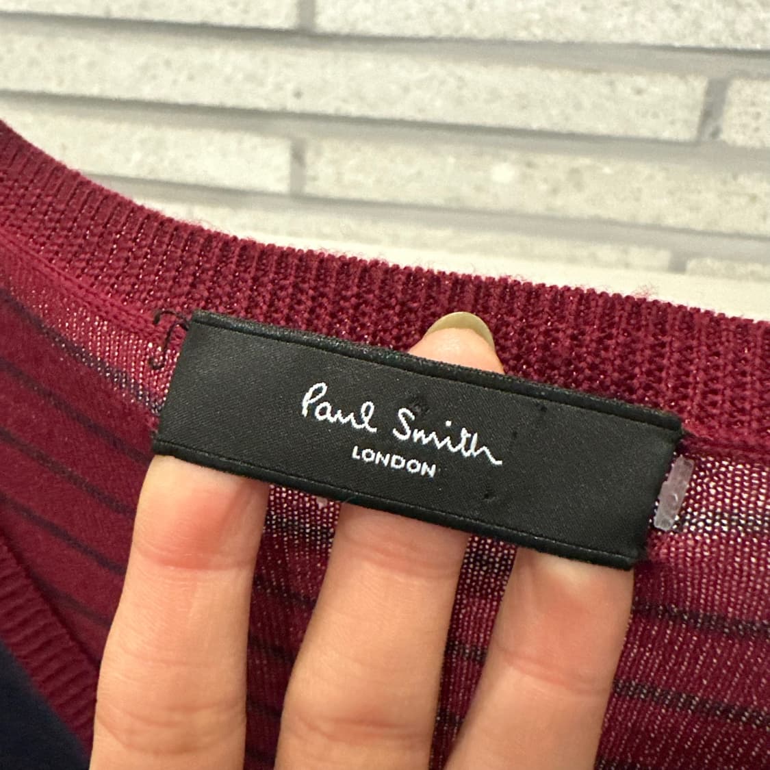 폴스미스 메리노울 브이넥 니트 잔스트라이프 패턴 배색 디테일 버건디 상품이미지6