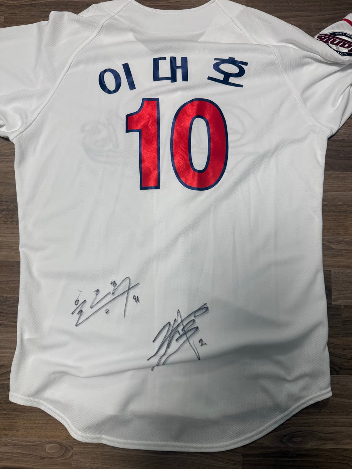 이대호 유니폼 +윤동희,김민석 친필사인 상품이미지1