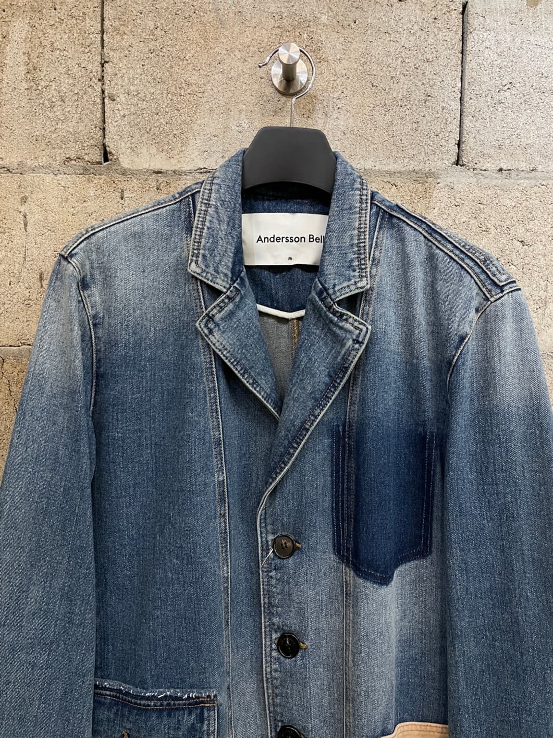 앤더슨벨 데님 패치 리워크 자켓  상품이미지2