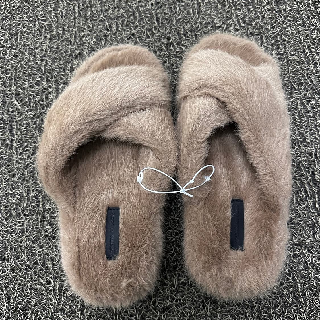 [새상품] VOV 보브 여성 퍼 실내화 슬리퍼 235-240 상품이미지1