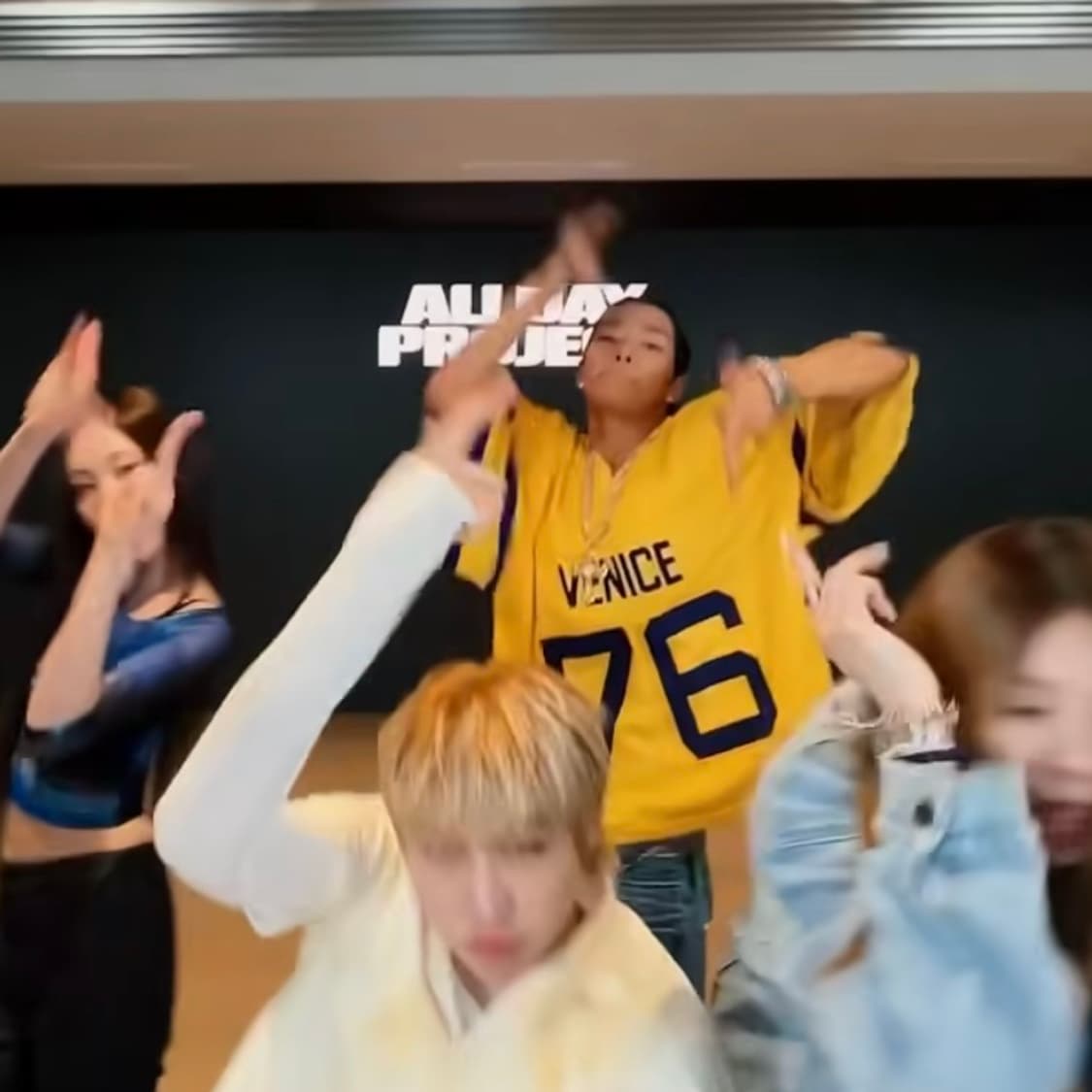 [S,L]이알엘 ERL 베니스 76 풋볼 티셔츠 상품이미지2