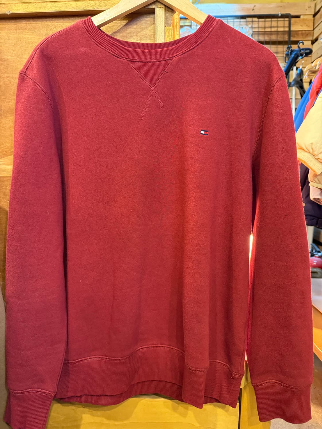 타미힐피거 버건디 맨투맨 상품이미지1