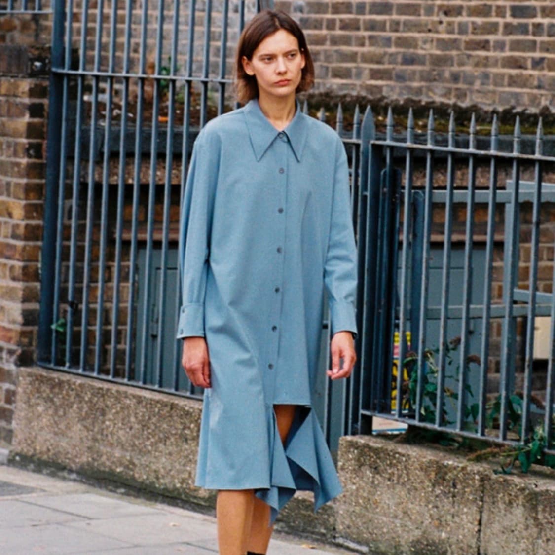 [로우클래식x프론트로우]언발 롱 원피스 상품이미지1