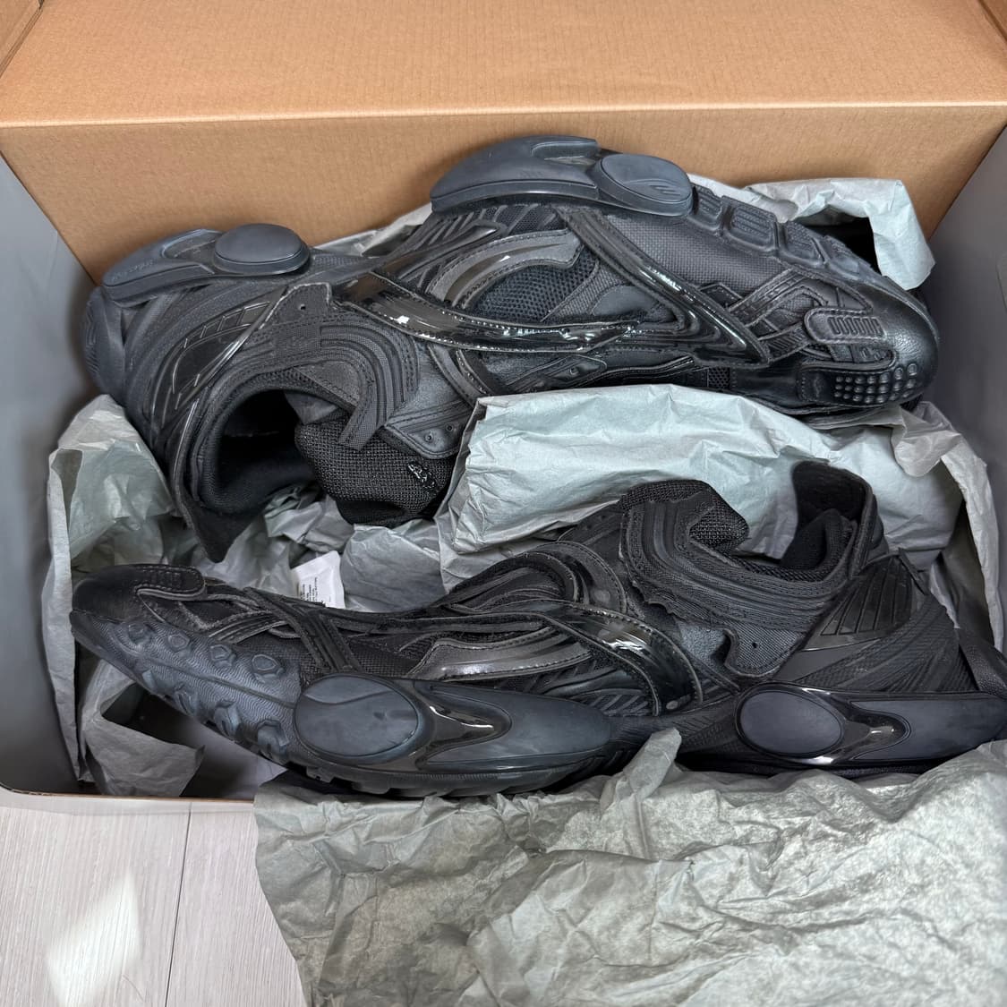 발렌시아가 렙타일 스니커즈 블랙 43 상품이미지2