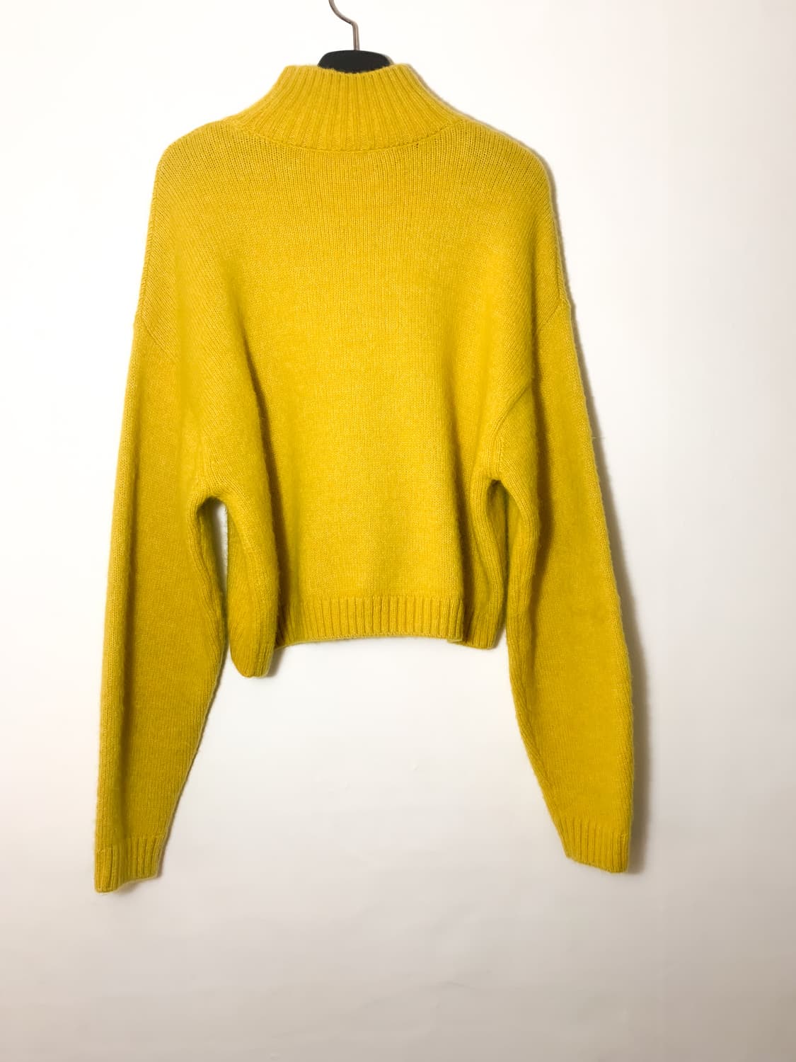 앤아더스토리즈 울 반목 카라 니트 스웨터 머스터드 옐로우 상품이미지4