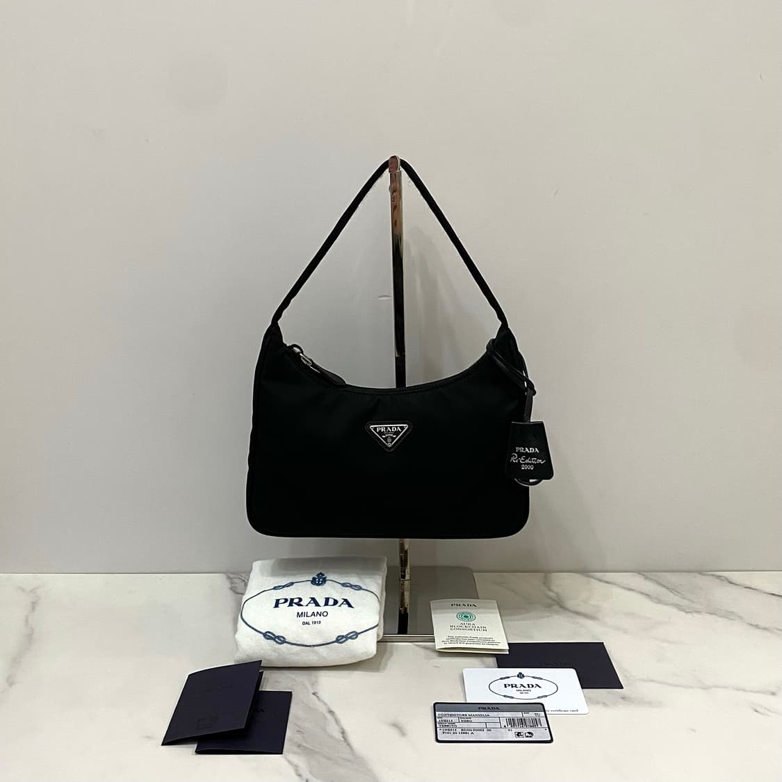 프라다 리에디션 2000 리나일론 테수토 숄더백 블랙 1NE515 상품이미지1
