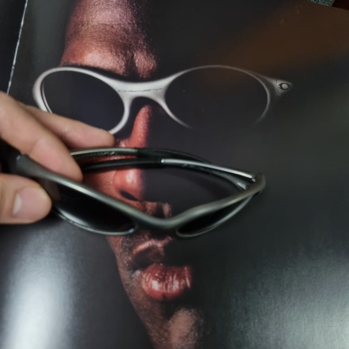 오클리 아이자켓1.0 티타늄 그레이 상품이미지2