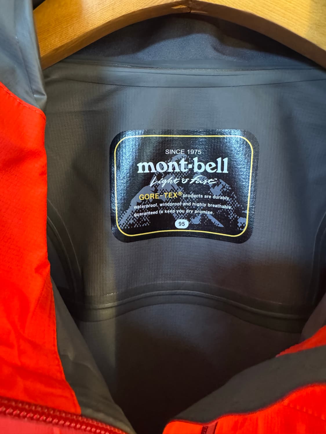 [M]몽벨 2.5L 고어텍스 바람막이자켓 레드 상품이미지4