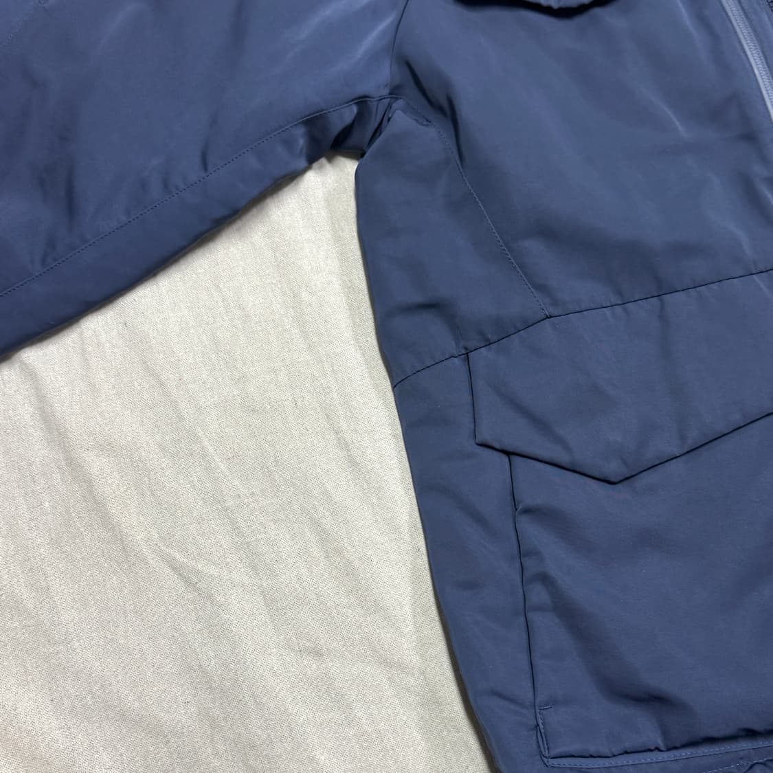 유니클로 화이트마운티니어링 하이브리드 자켓 S 상품이미지5