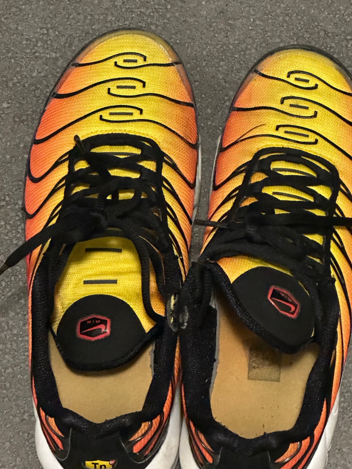 에어맥스 플러스 오렌지 상품이미지1