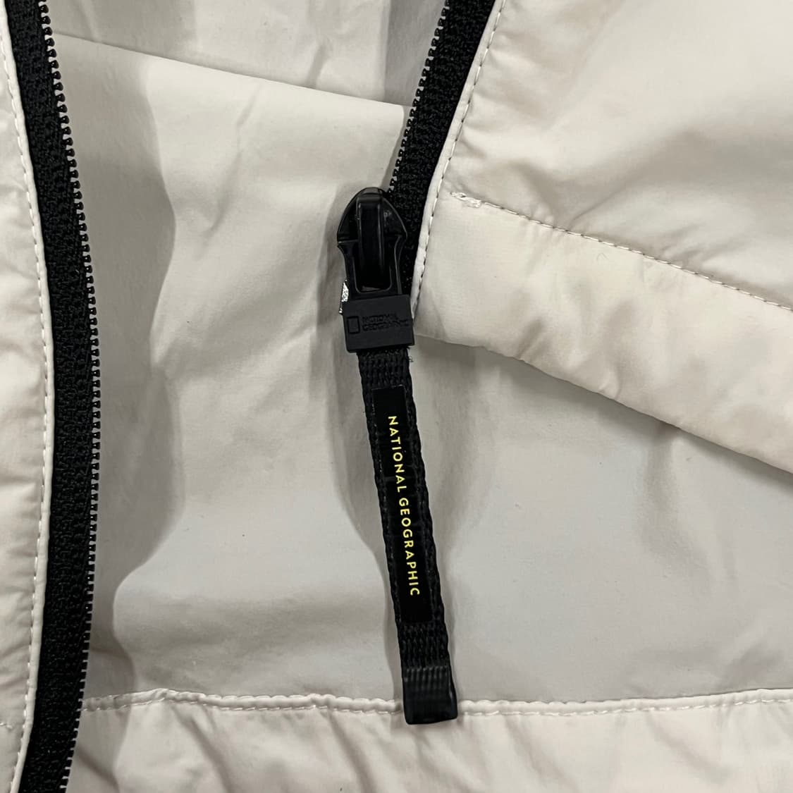 [정품/M] 내셔널지오그래픽 화이트 바람막이 자켓 b14 상품이미지7