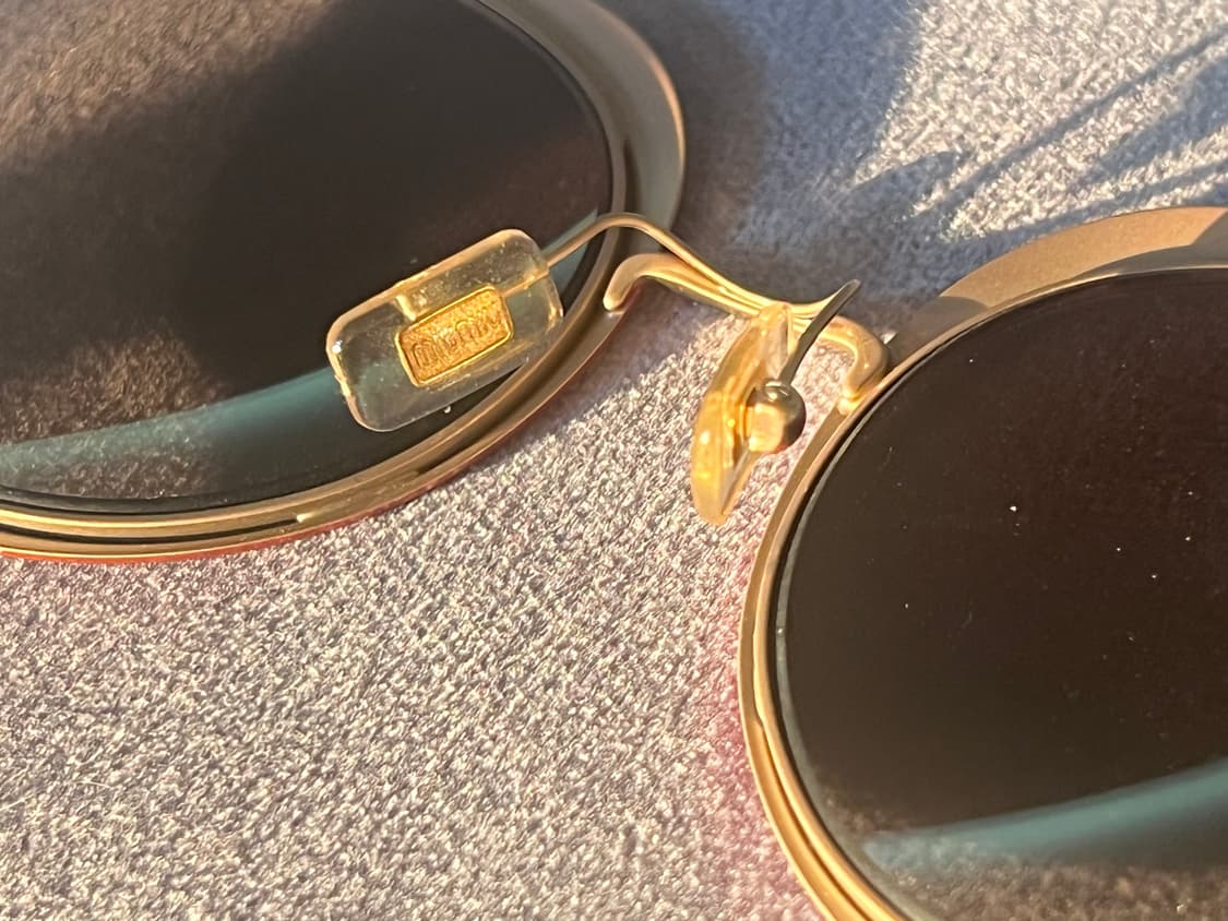 미우미우 레드 하트 선글라스  상품이미지5