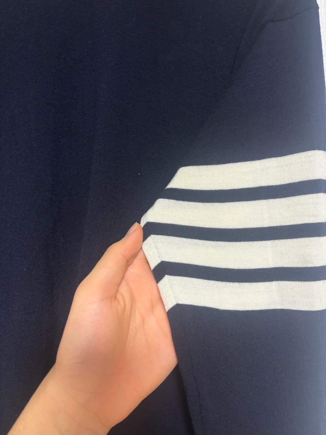 톰브라운 니트 네이비 2사이즈 백화점판 상품이미지3