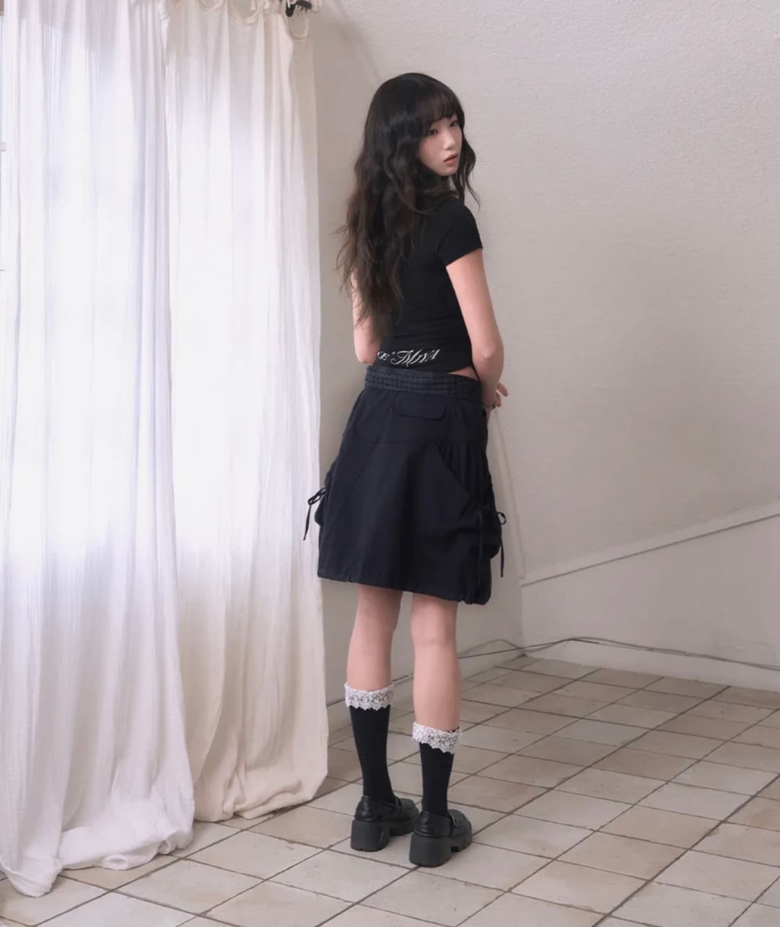 레이즈미야 마가렛 슬림 크롭 티셔츠 [BLACK] 상품이미지5