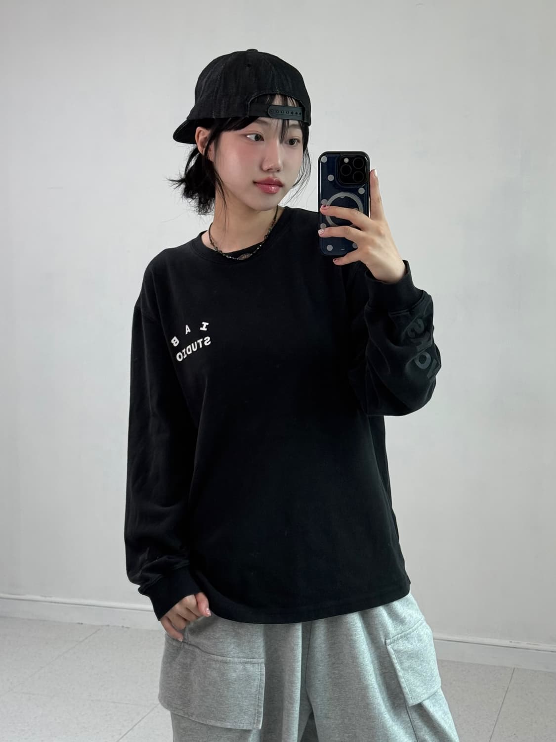 아이앱스튜디오 블랙 롱슬리브 상품이미지2