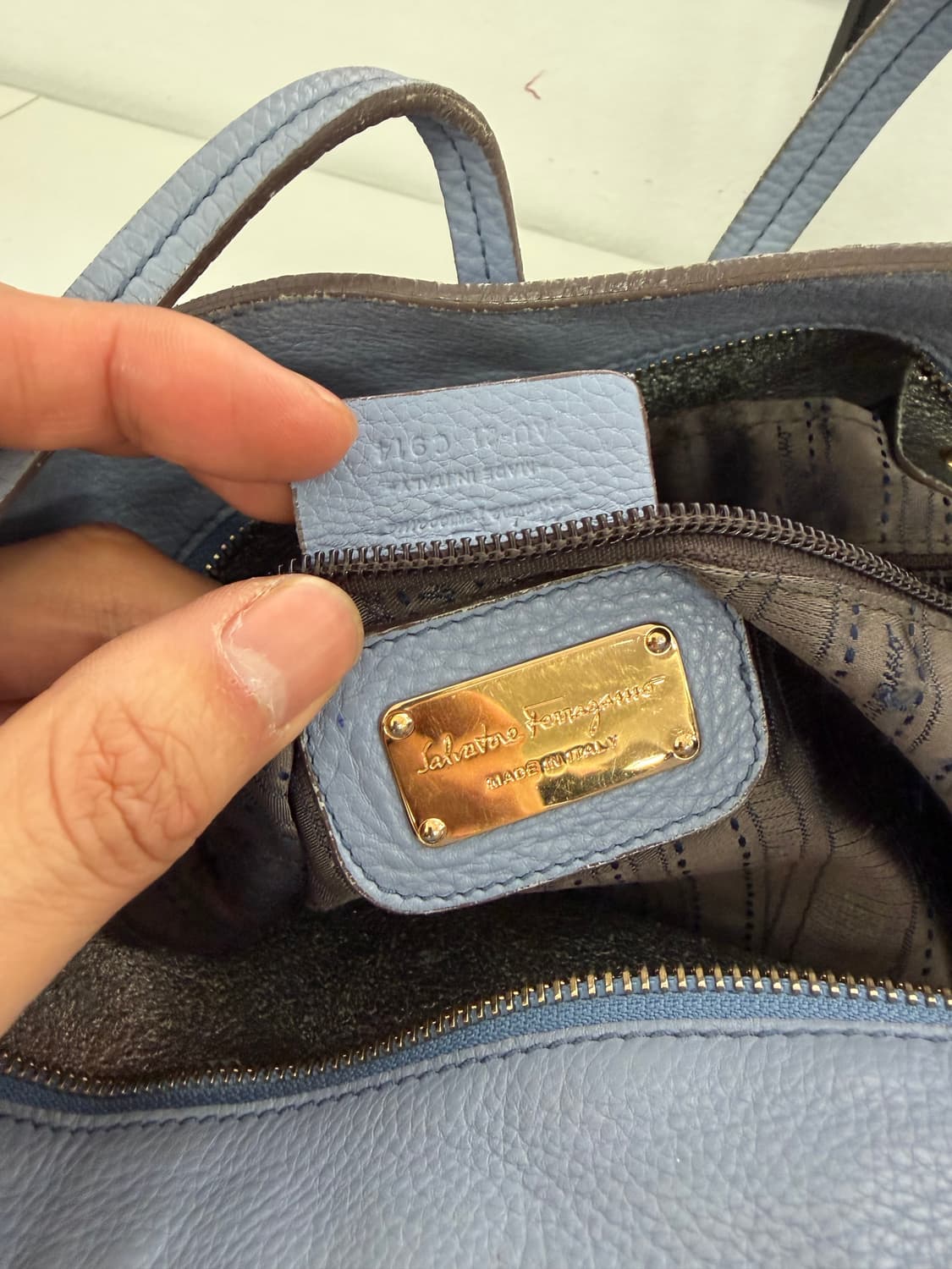 정품) 페라가모 간치니 숄더백 상품이미지8