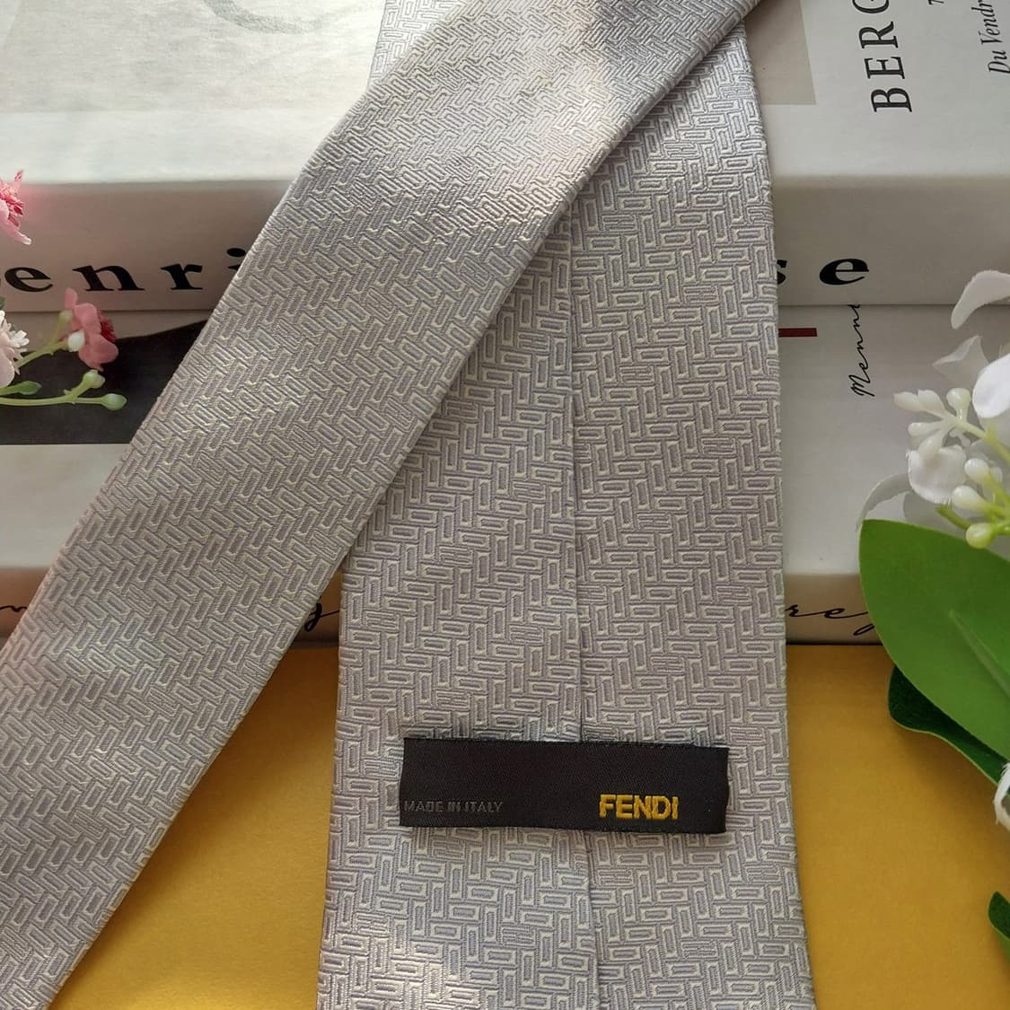 펜디 실크 주카 자카드 넥타이 9.2cm A+~A등급 K1853
 상품이미지5