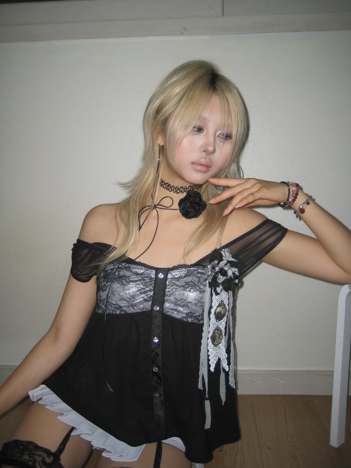 Brooch Lace Babydoll Top 상품이미지2