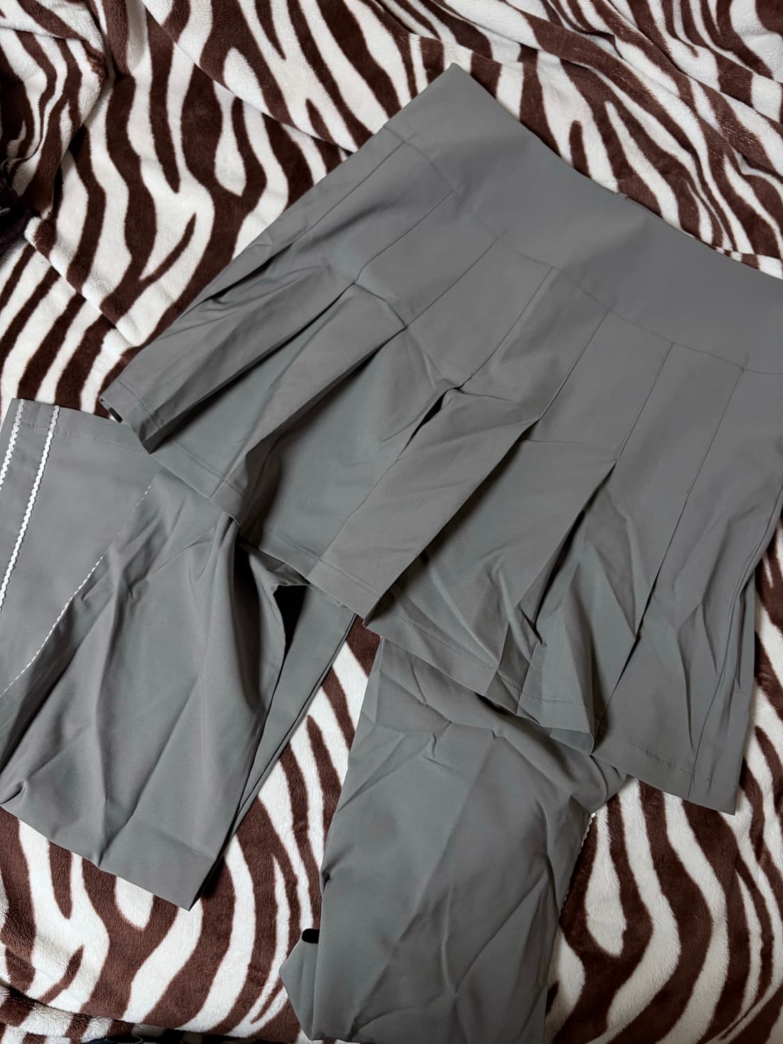 러브이즈트루 PA PLEATED SKIRT PANTS(GRAY) 상품이미지2