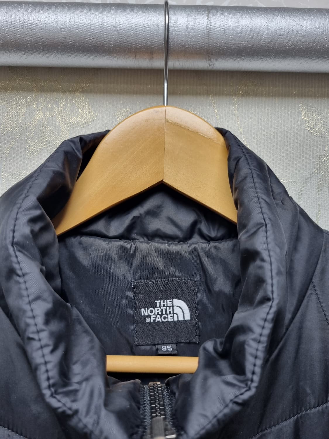 [m/95] 노스페이스 남성 퀼팅 경량패딩 블랙 상품이미지4