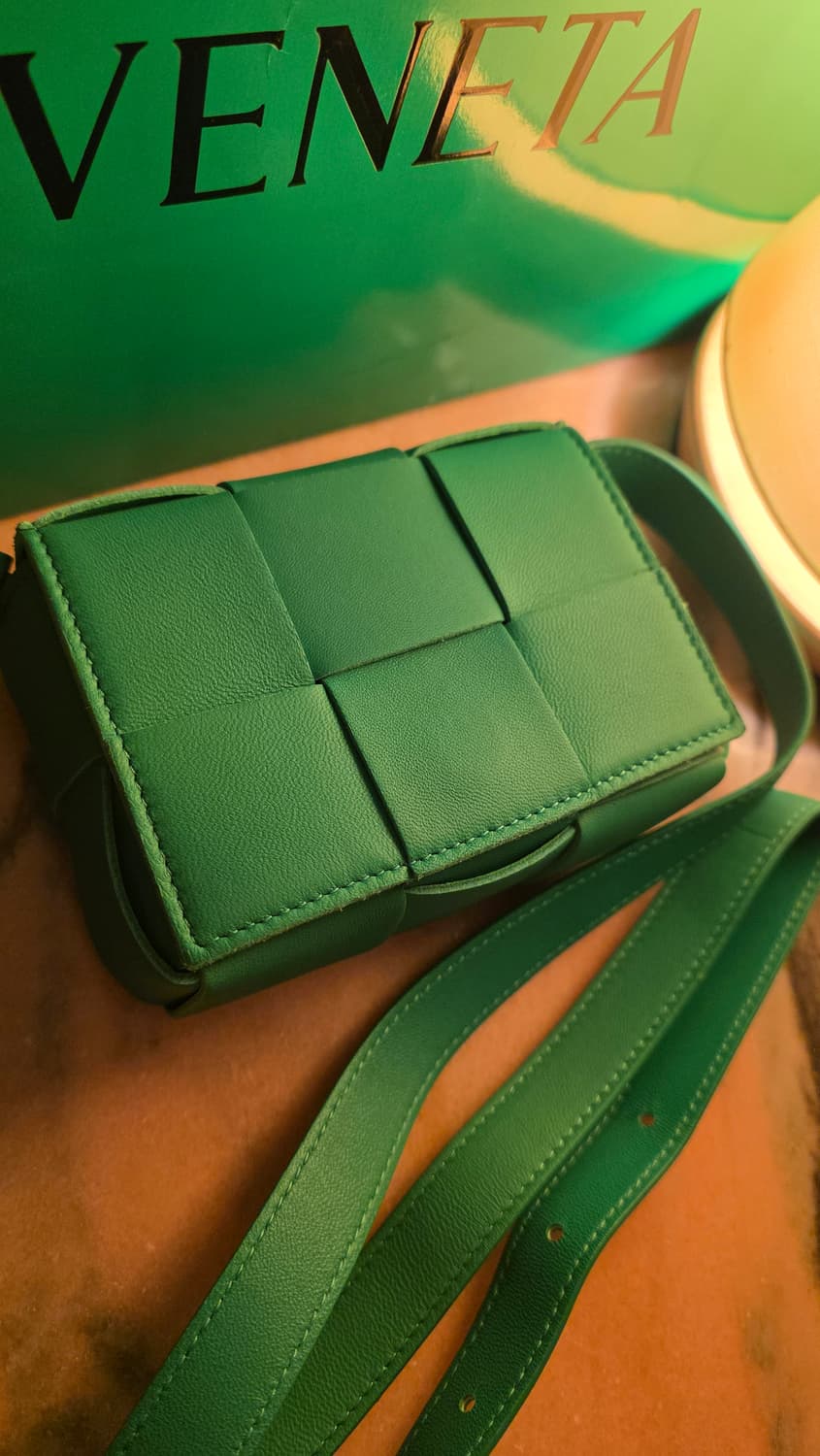 보테가 베네타 카세트백 미니 그린 상품이미지1