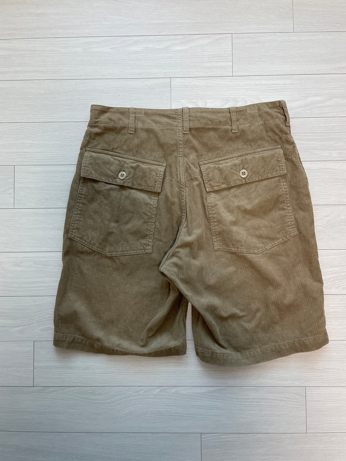 엔지니어드가먼츠 코듀로이 퍼티그 반바지 상품이미지2