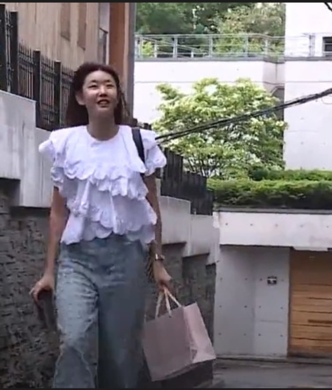 거의새옷)이자벨마랑  프릴레이스 반팔블라우스(38) 상품이미지7