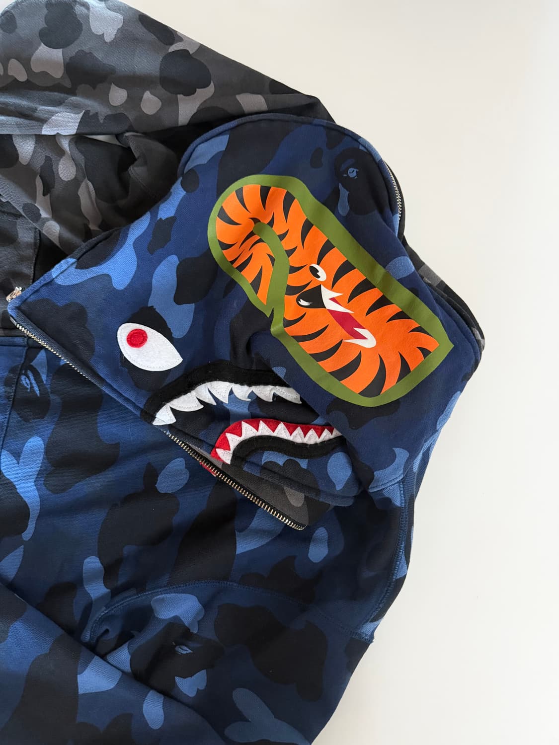 베이프 컬러 카모 세퍼레이트 샤크 풀 집 후드집업 상품이미지3