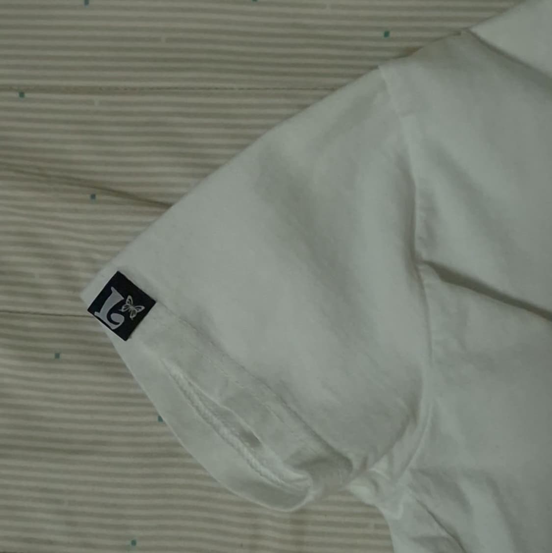 러브이즈트루 크롭 반팔티 상품이미지2