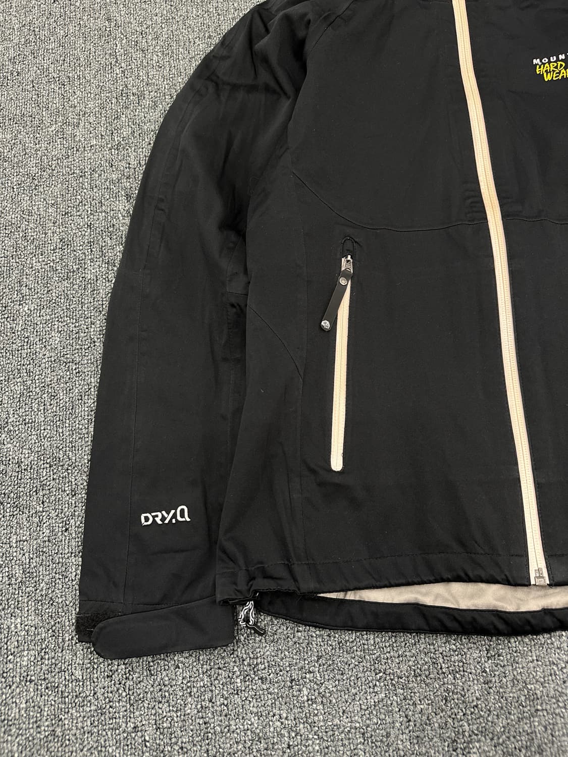 S) 마운틴 하드웨어 소프트 쉘 블랙 바람막이 상품이미지3