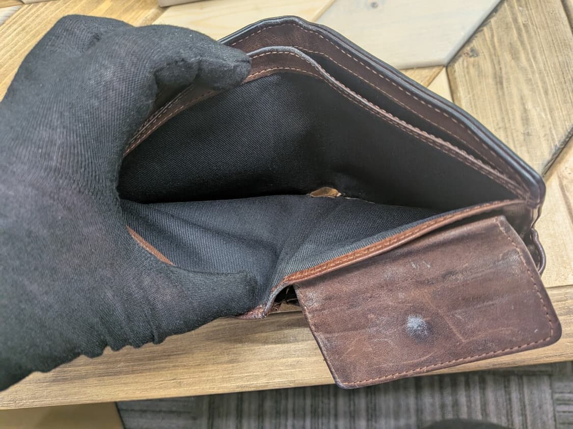 비비안 웨스트우드 망지안트 오브 오일레더 지갑 상품이미지7