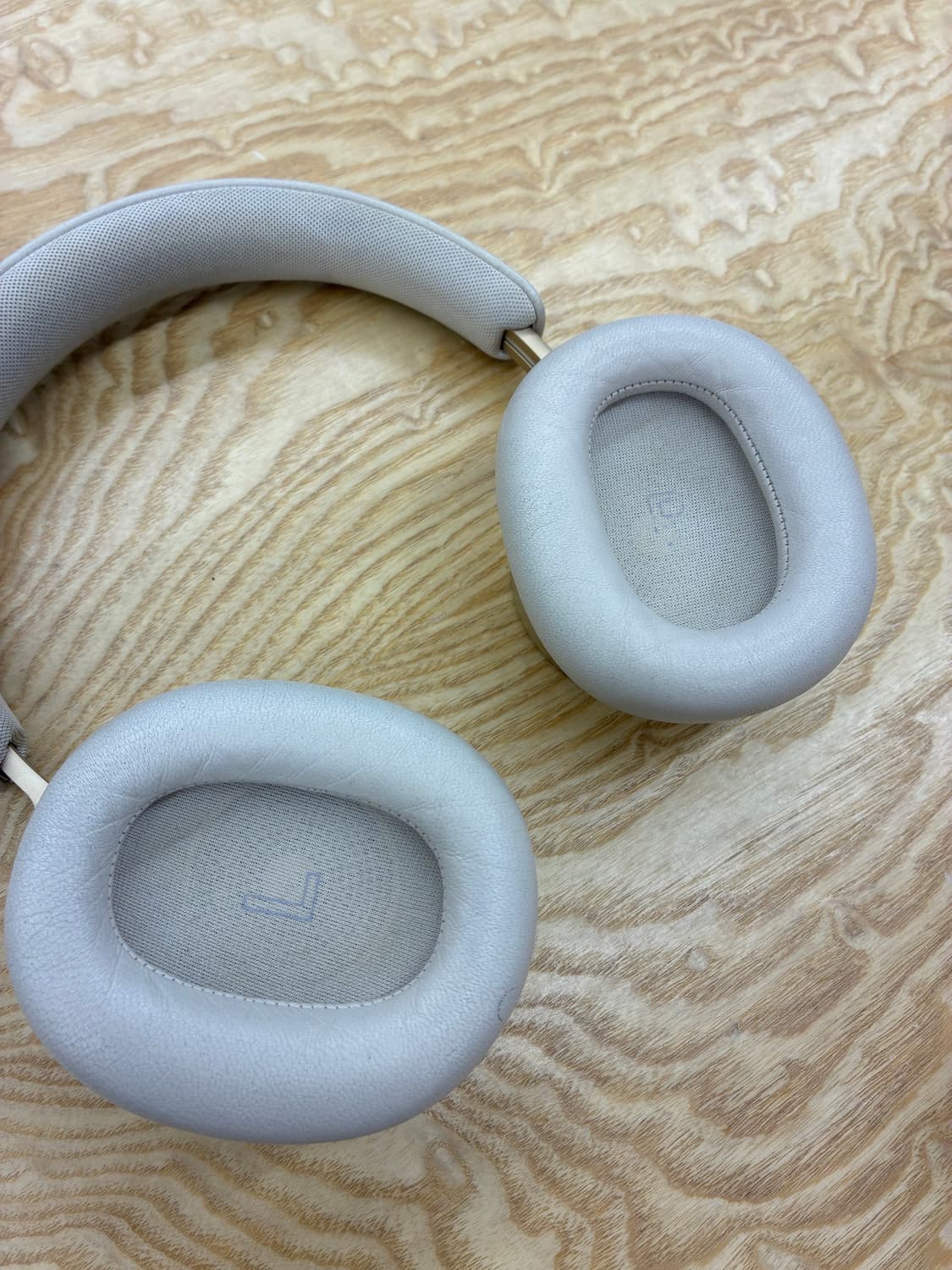 뱅엔울롭슨 h95 골드컬러 b&o 상품이미지8