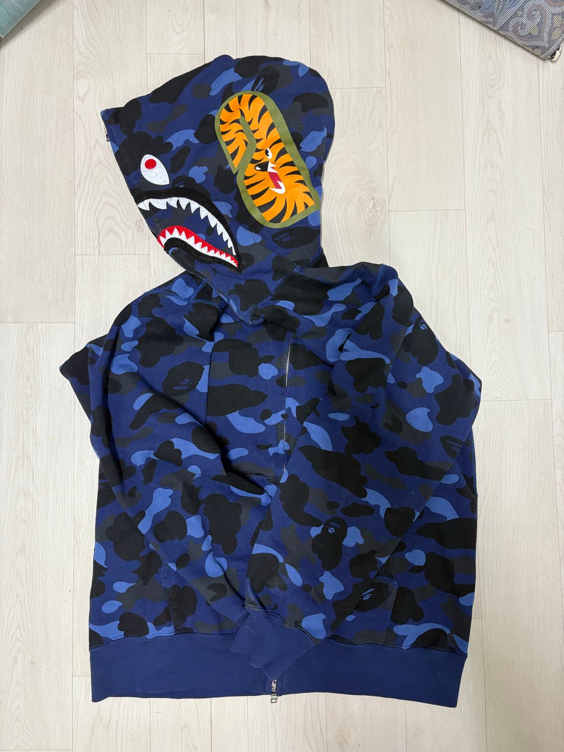 베이프 청계 카모 샤크후드집업 2xl 판매합니다 상품이미지2