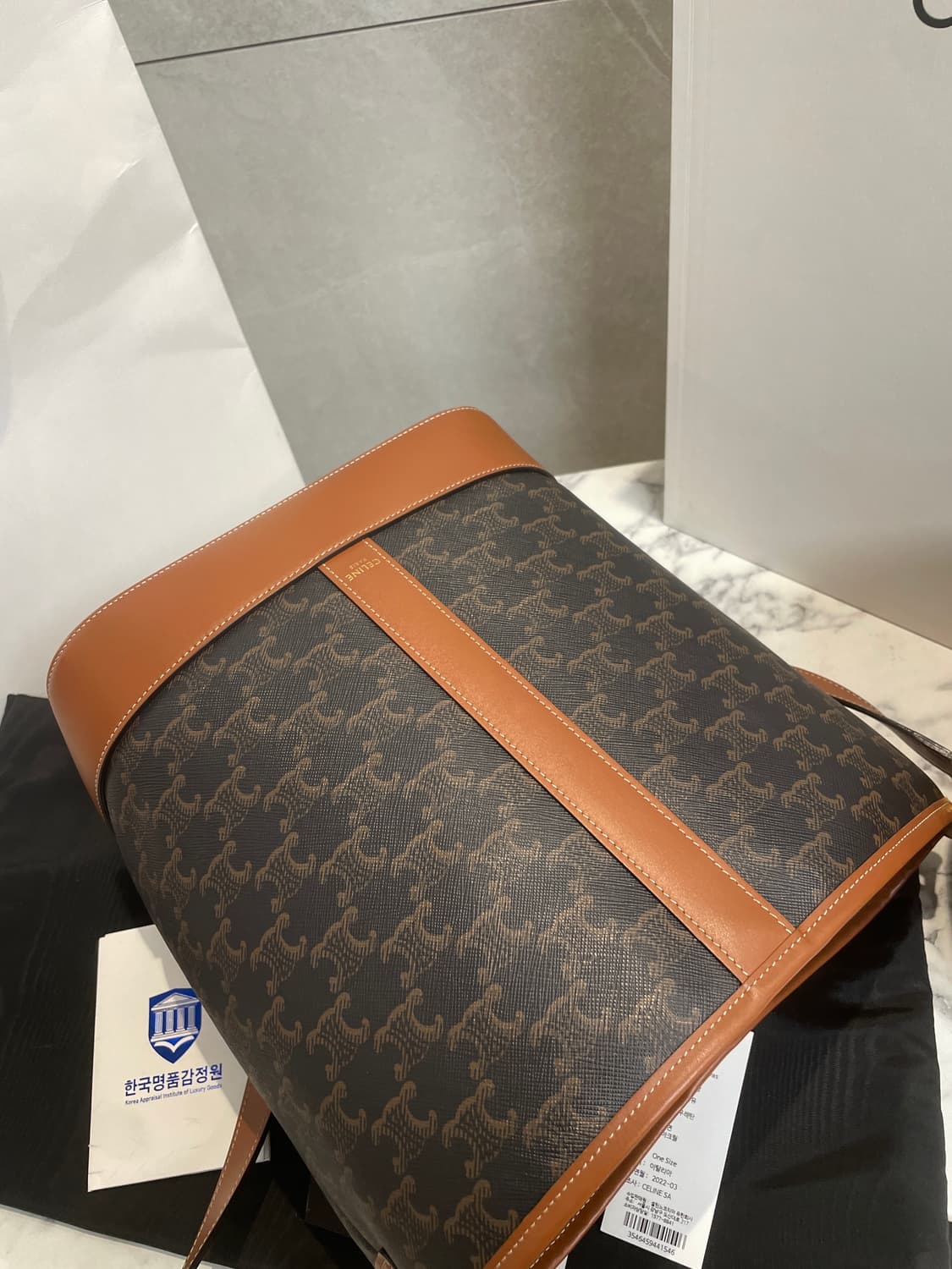 정품 셀린느 버킷백 미듐  상품이미지5