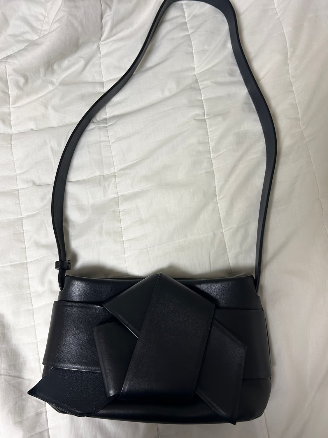 아크네스튜디오 무수비백 숄더백 musubi bag 상품이미지2