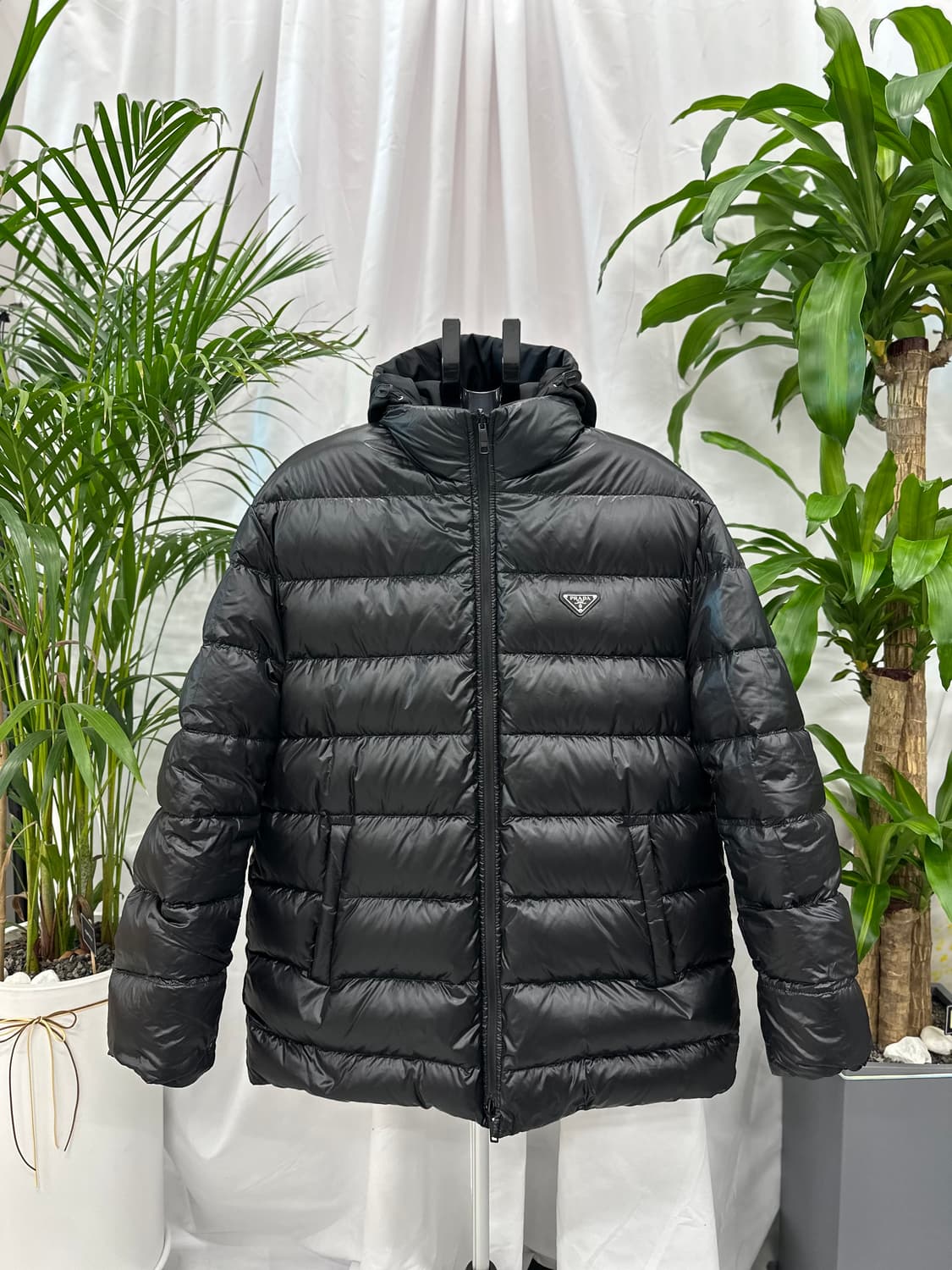 [정품]프라다 리나일론 리버시블 패딩 XL 상품이미지1