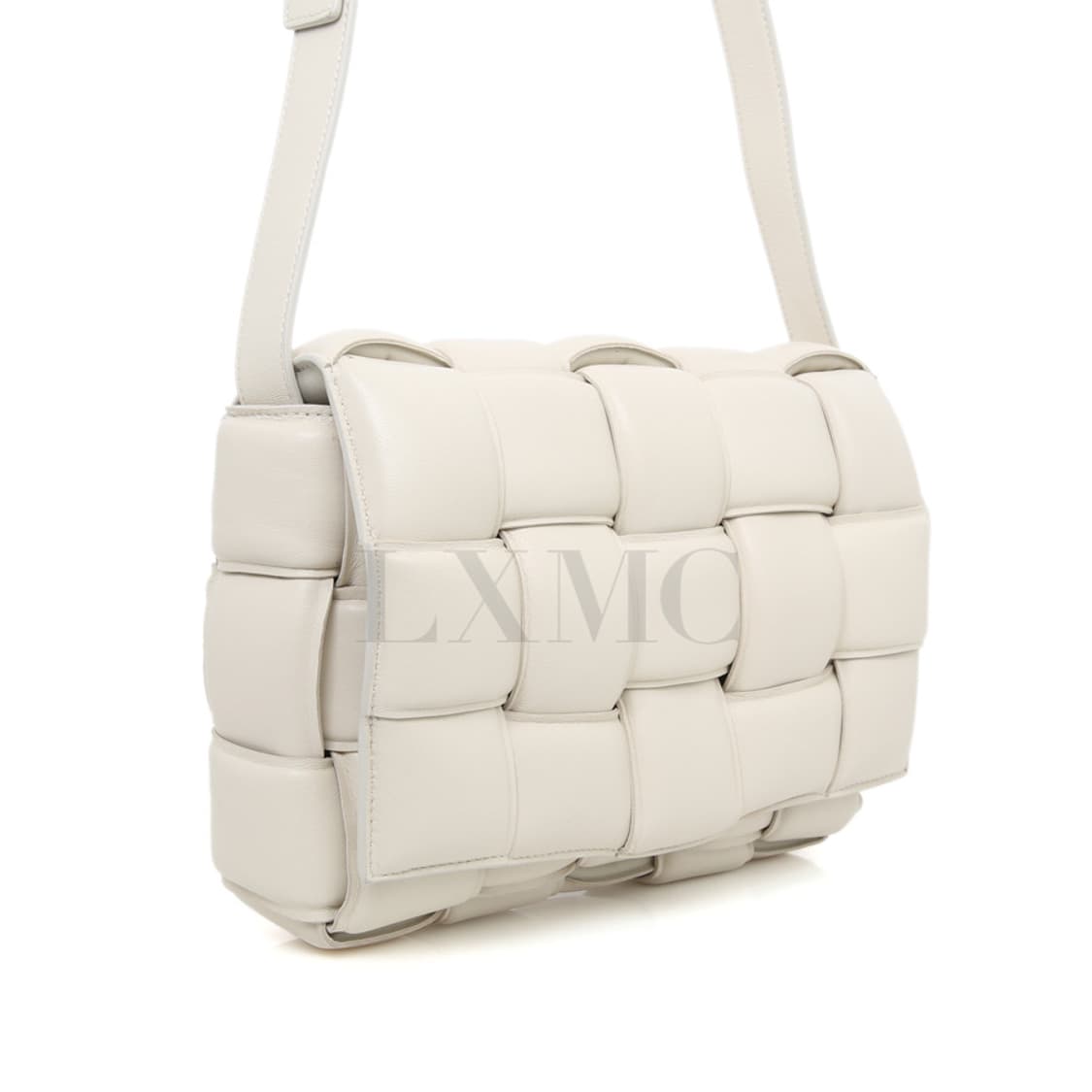 보테가베네타 카세트백 화이트 인트레치아토 패딩백 591970 상품이미지4