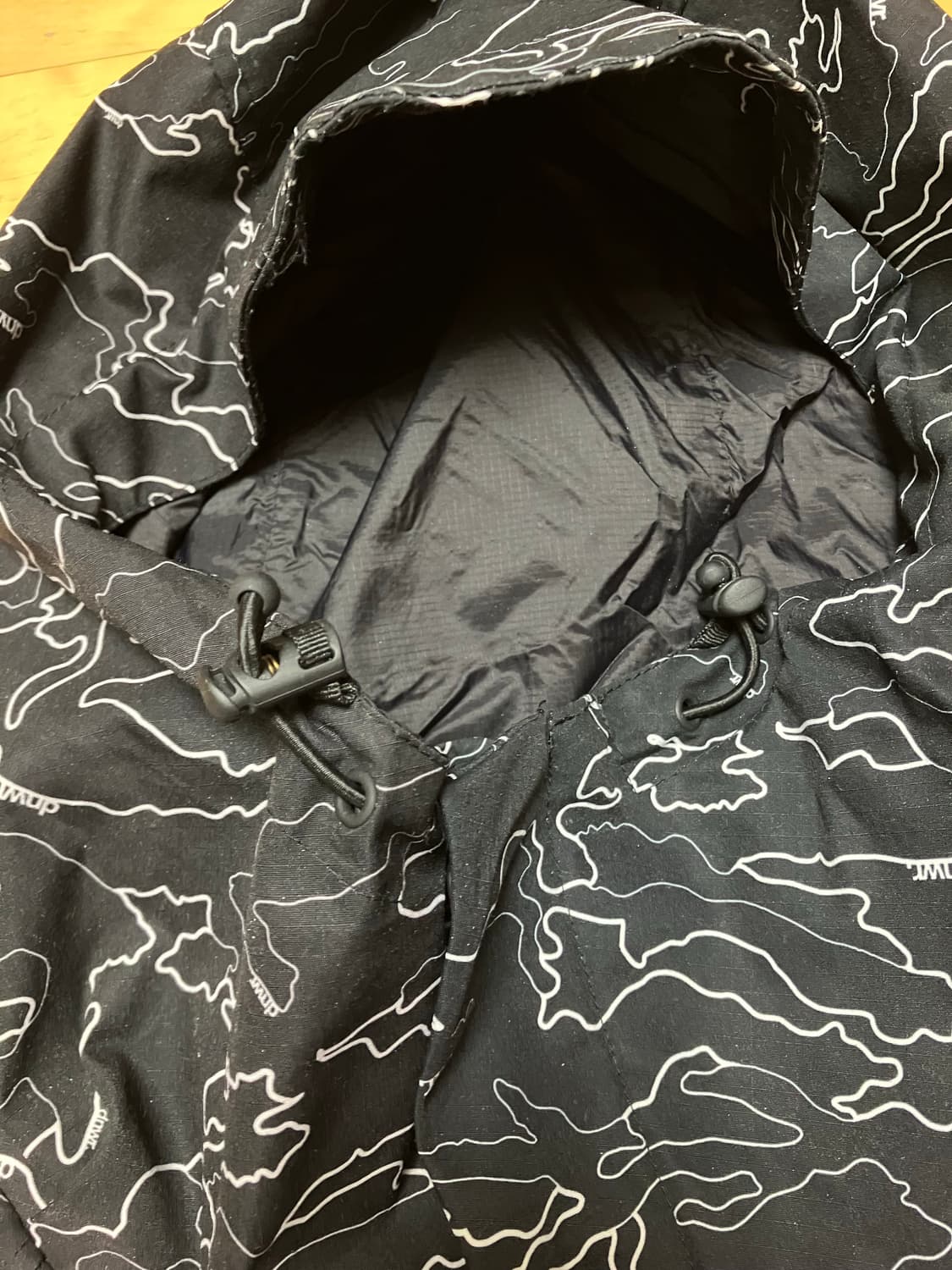 자라 검정 패턴 바람막이 XL 상품이미지4