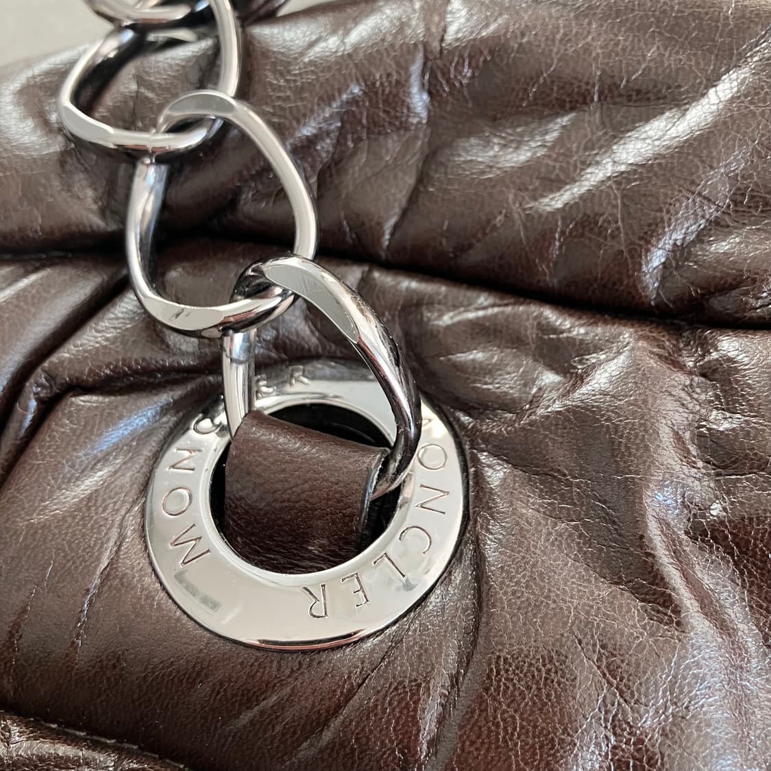 몽클레어 브라운 패디드 숄더백 상품이미지4