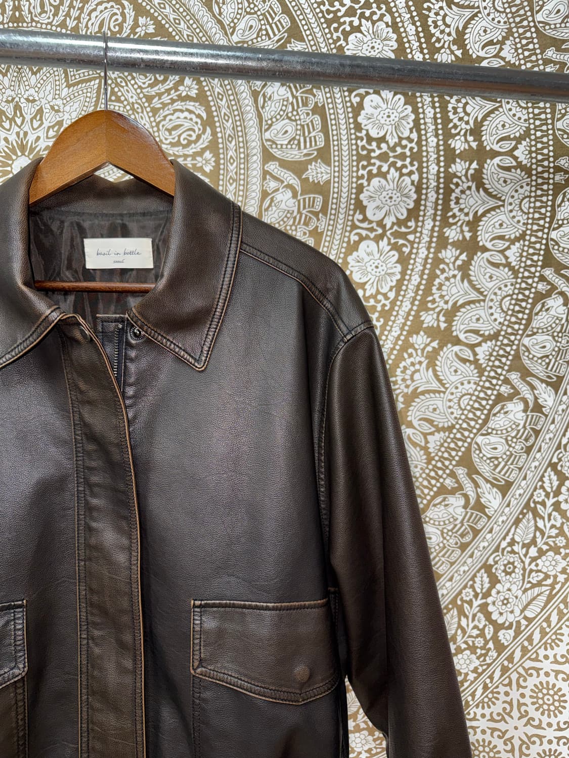 Basil in bottle 워싱 가죽 블루종 자켓  상품이미지4