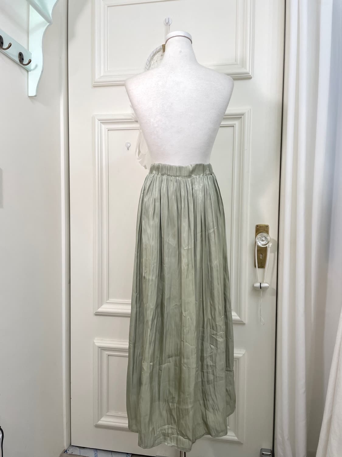 green satin pleats banding long skirt 상품이미지3
