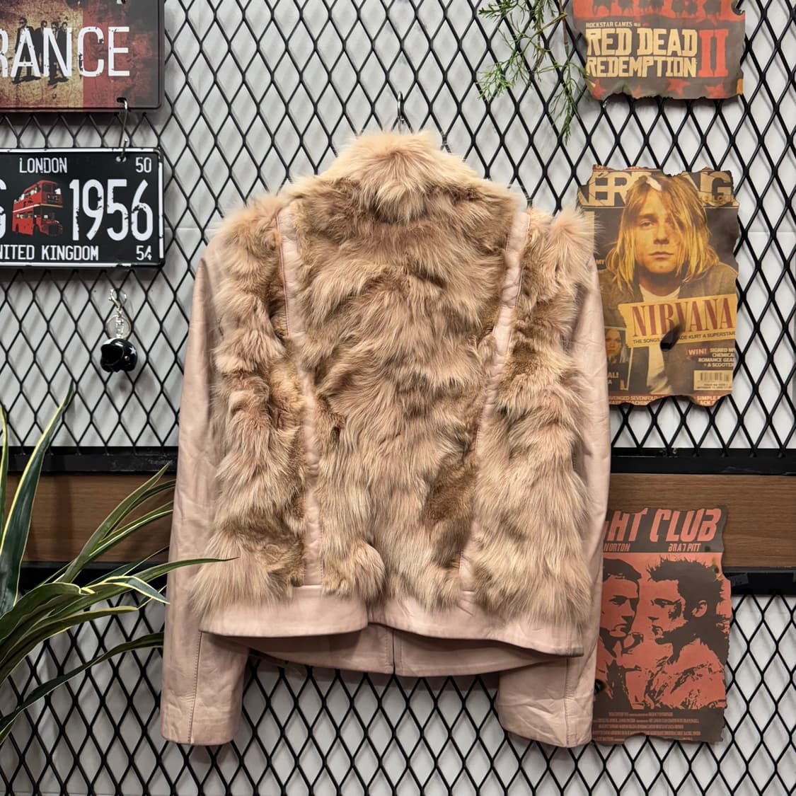 INVIVO 빈티지 폭스퍼 양가죽 레더자켓 전면 투포켓 디테일 핑크 상품이미지2