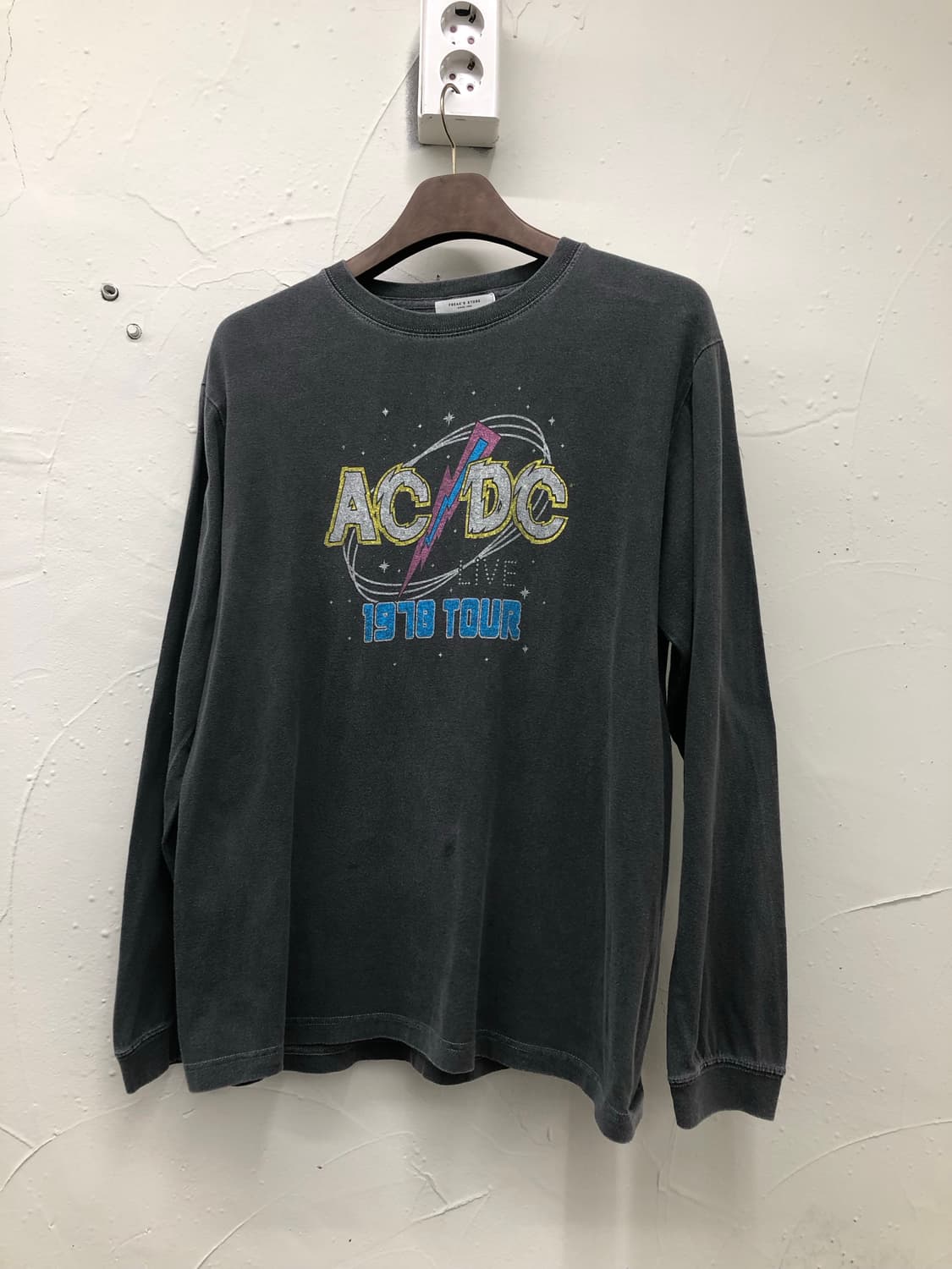 프릭스 스토어 acdc 롱슬리브 상품이미지1