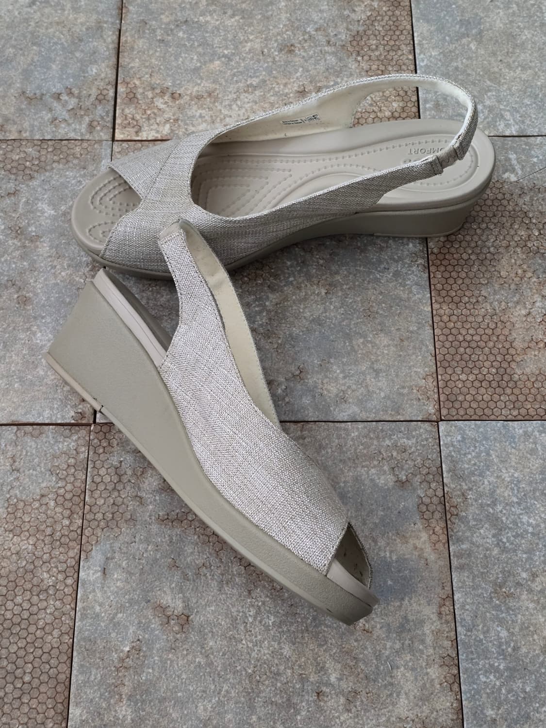 (250)크록스 레이안 쉬머 슬링백 웨지 샌들 상품이미지4