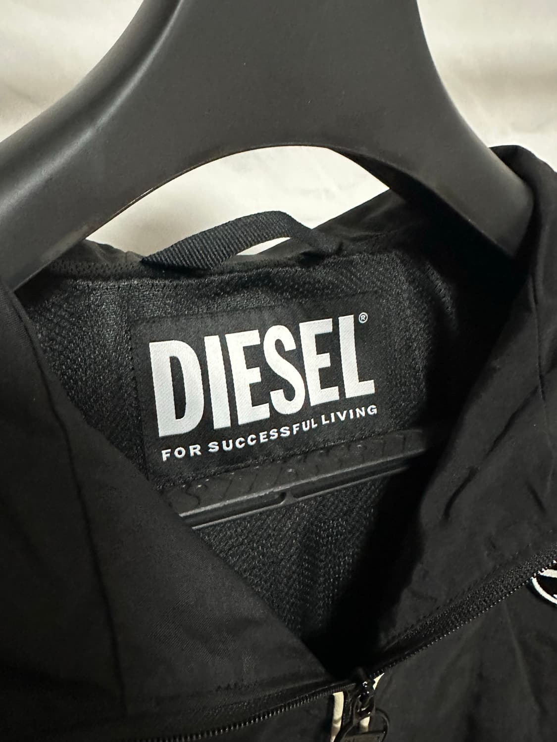 디젤 J-하이브스 콘트라스트 타이핑 윈드브레이커 상품이미지3