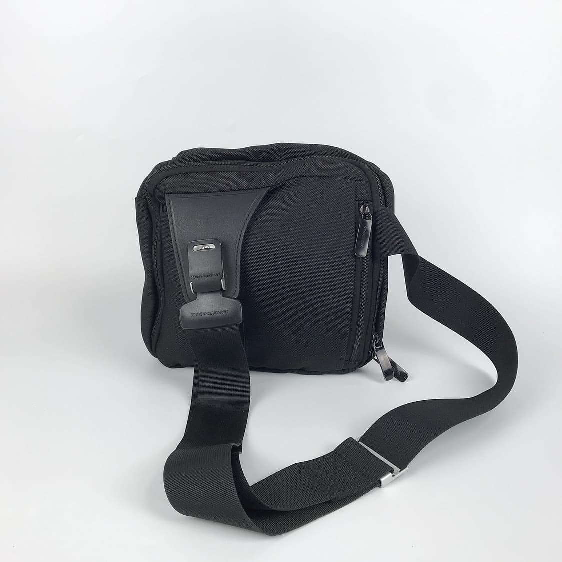 만다리나덕 남성 크로스백 가방 상품이미지6