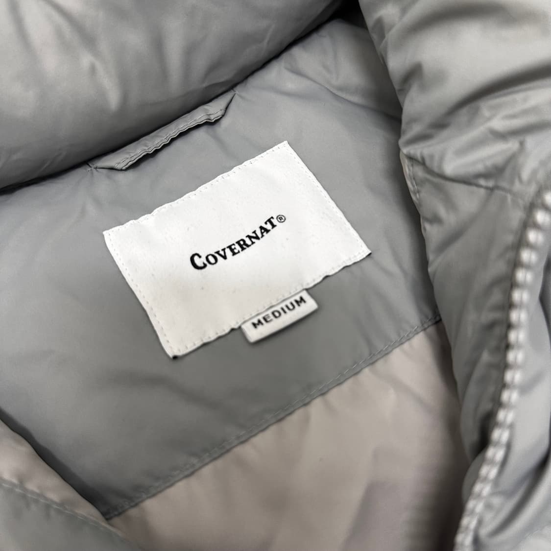 커버낫 C로고 푸퍼 덕다운 패딩 라이트그레이 95(M) 상품이미지5