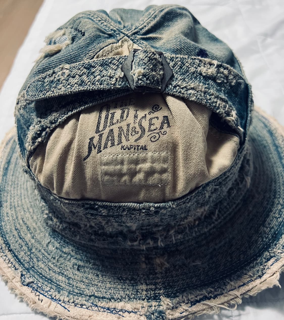 캐피탈 노인과바다 버킷햇 판매 상품이미지1