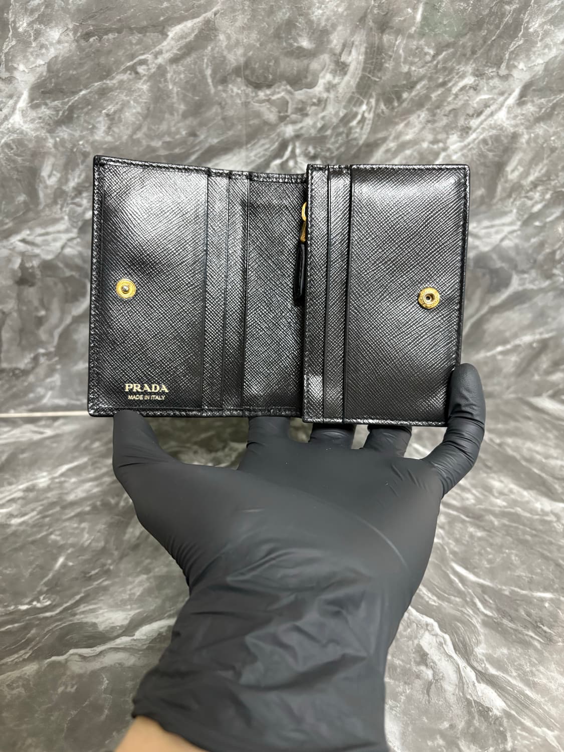 프라다 사피아노 금장 메탈로고 카드지갑 상품이미지3